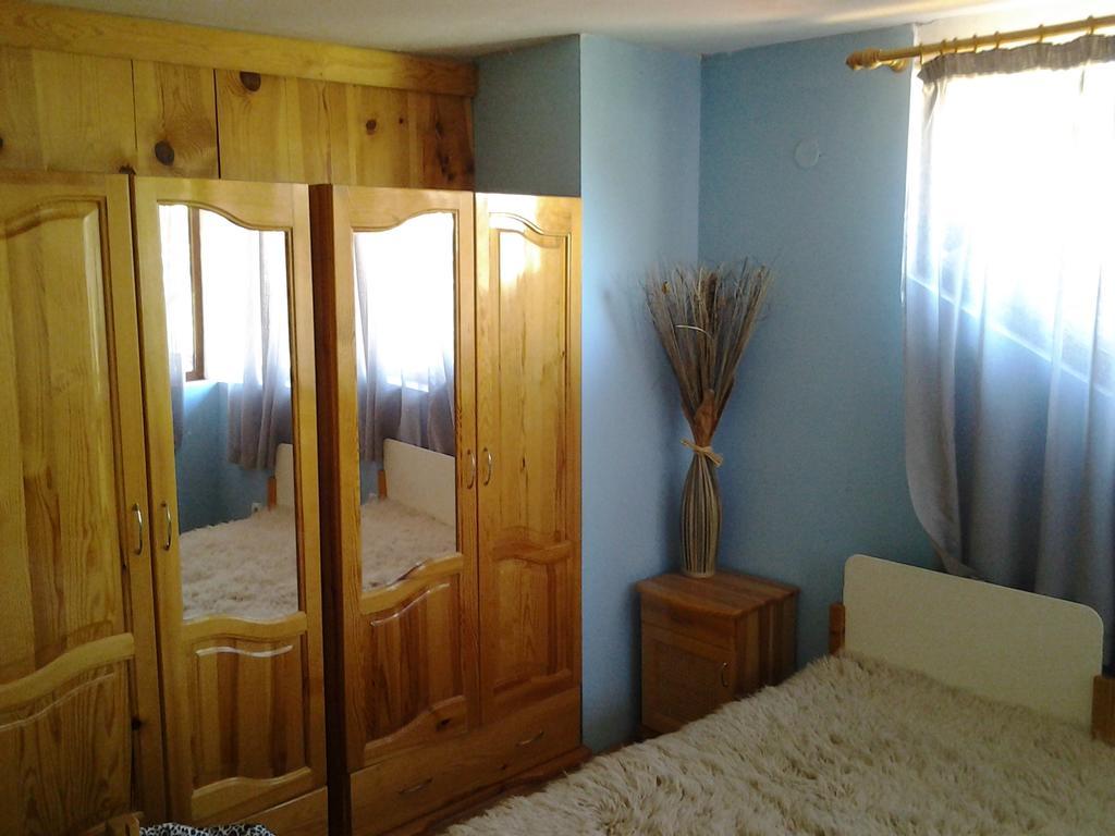 Sharkov Guest House Dolen  部屋 写真